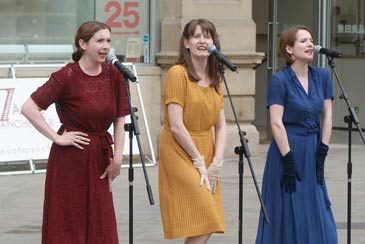 7 Ages of Manchester Festival 2005: 1940s Singers